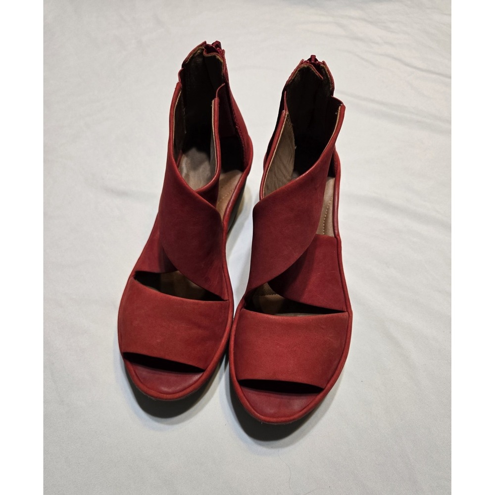 CLARKS Clarene Glamor Womens Wedge Nubuck Suede Red Sandals 8M Strappy No Slip